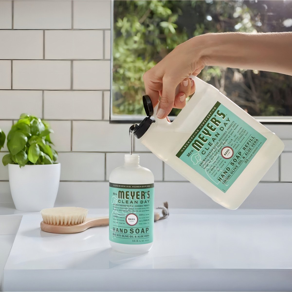 Mrs. Meyer's Jabón Para Manos, Aceites Esenciales, Albahaca - Image 2