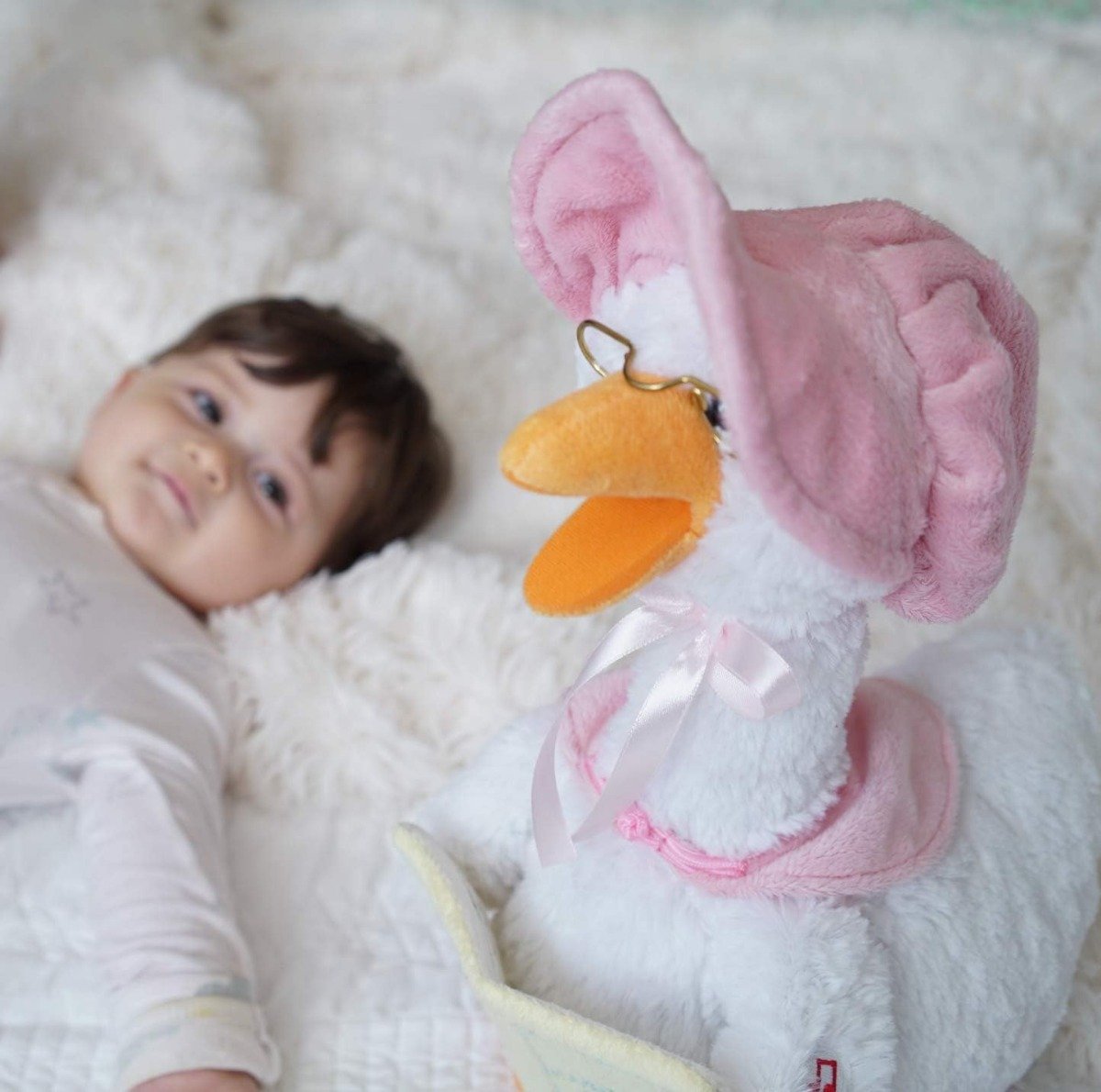 Cuddle Barn Peluche Mama Ganso Parlante 7 Canciones De Cuna - Image 3