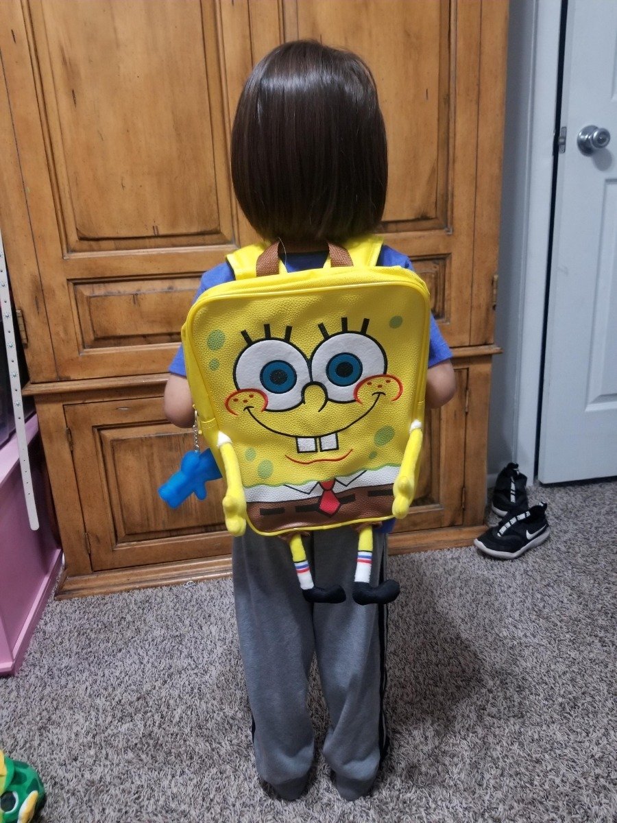 Mochila Infantil Bob Esponja Pantalones Cuadrados Color Amarillo Diseño De La Tela Efecto De Cuero - Image 4